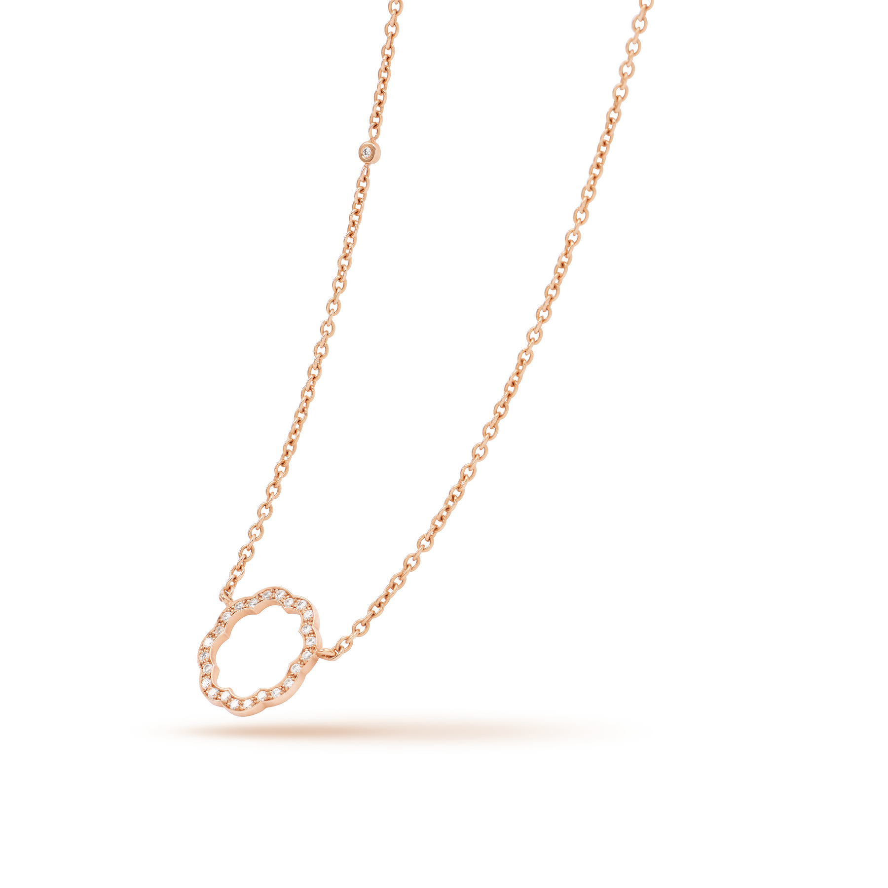 Close-up of the pendant on MIMOSA rose gold Pendant 25 Diamonds