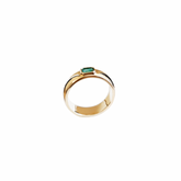 BONHEUR ring with emerald gemstone